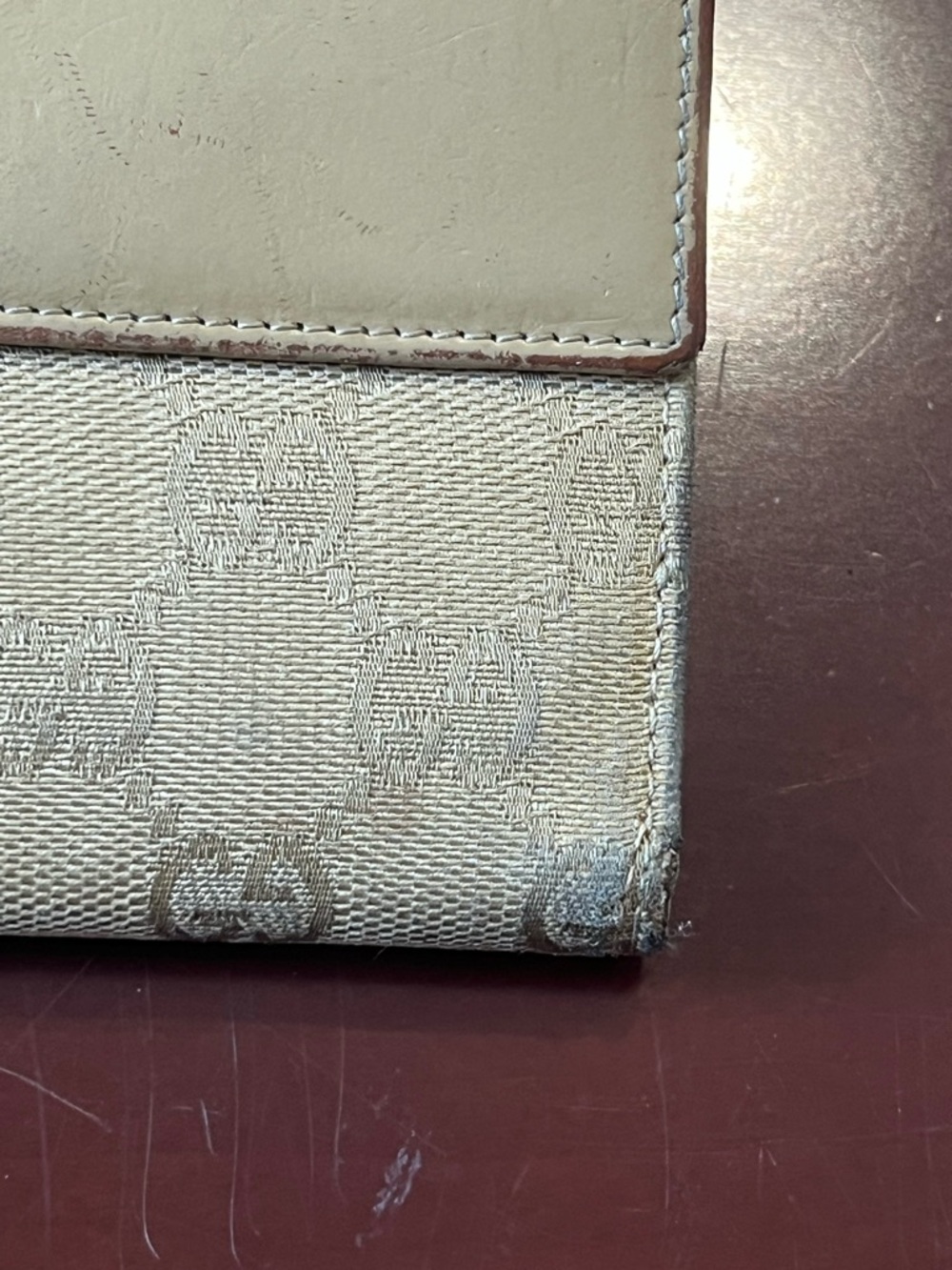 Authentic Gucci GG Supreme Canvas Wallet with Web Stripe and Clasp Closure. - Picture 9 of 15